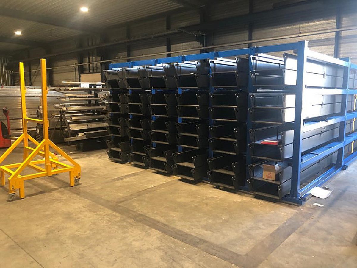Sistema compacto de almacenamiento de perfiles largos