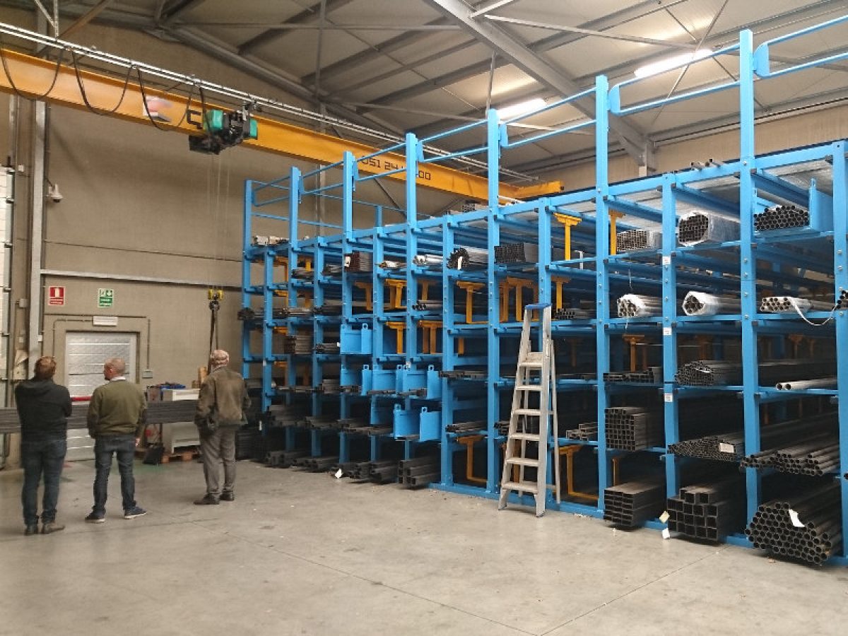 Sistema de almacenamiento de perfiles largos